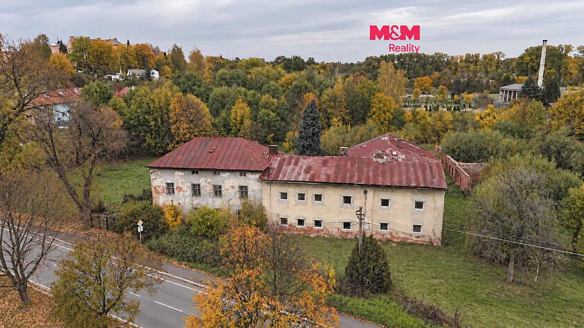 Prodej rodinného domu 400 m², pozemek 9472 m²